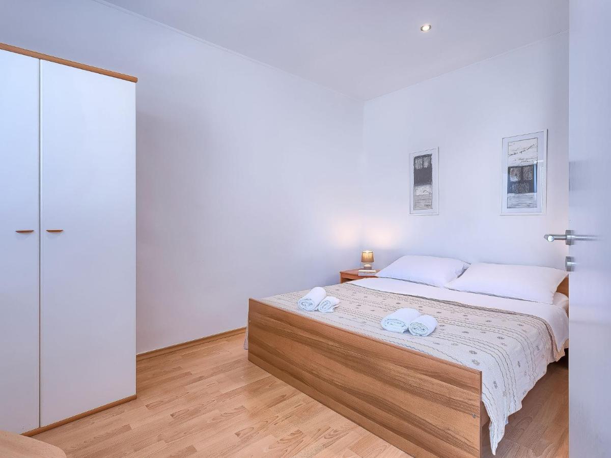 Nika-5 By Interhome Apartment Umag